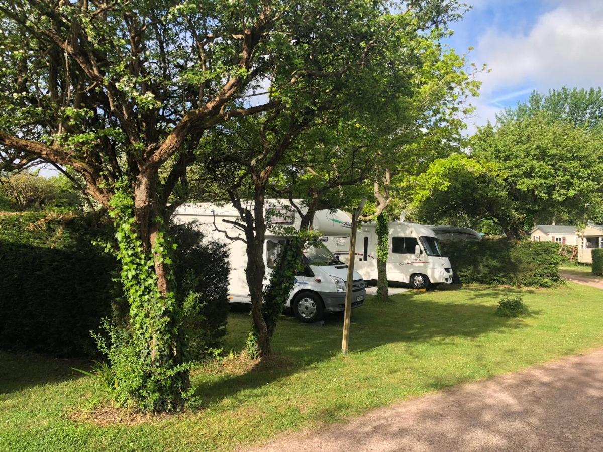 Camping Les Carolins Saint-Lo-d'Ourville Екстер'єр фото